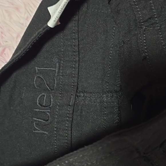 Rue21 high waist shorts 7/8 NWT - Picture 2 of 6